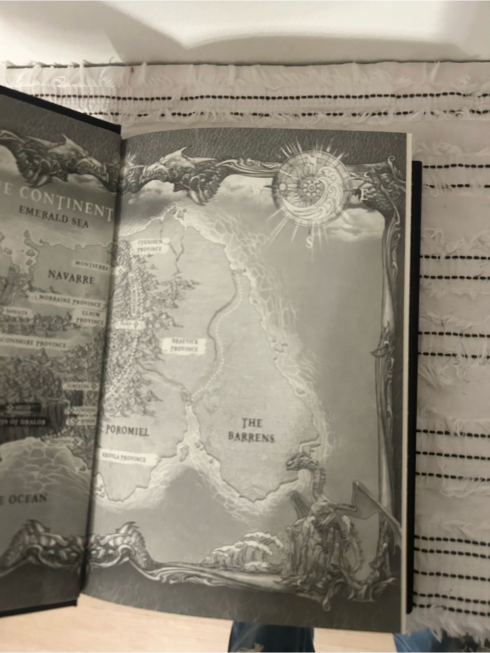 Fourth Wing Hardcover by Rebecca Yarros Fantasy Romance Book First Edition - Picture 4 of 8